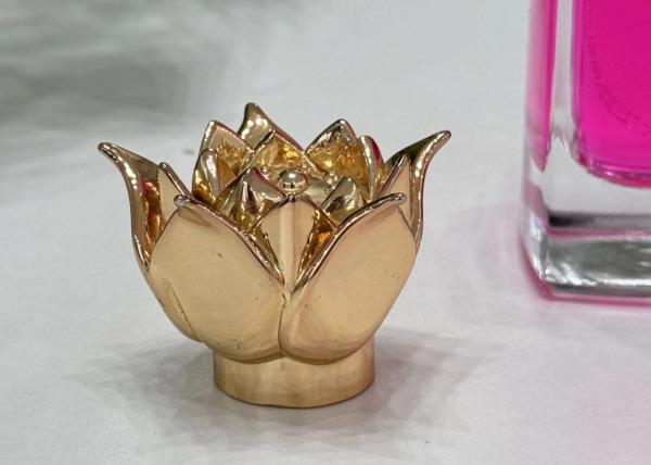 Buy cheap Zinc-Alloy Floral Shaped Perfume Bottle Caps For Sustainable Packaging from wholesalers