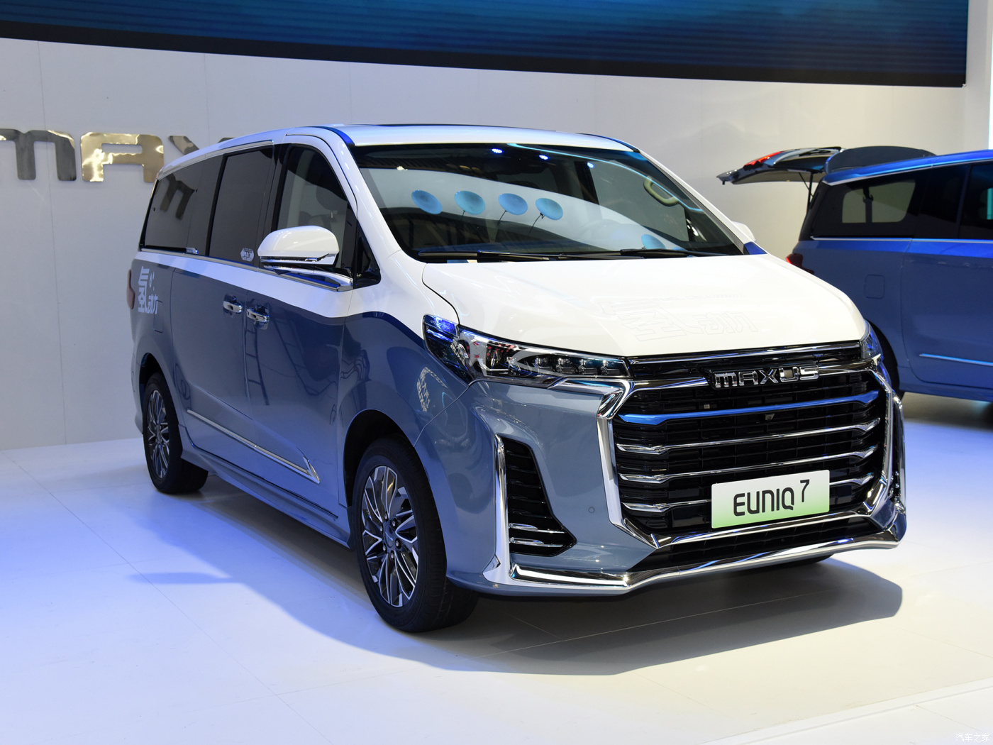 chinese new design MAXUS G20 EV MPV
