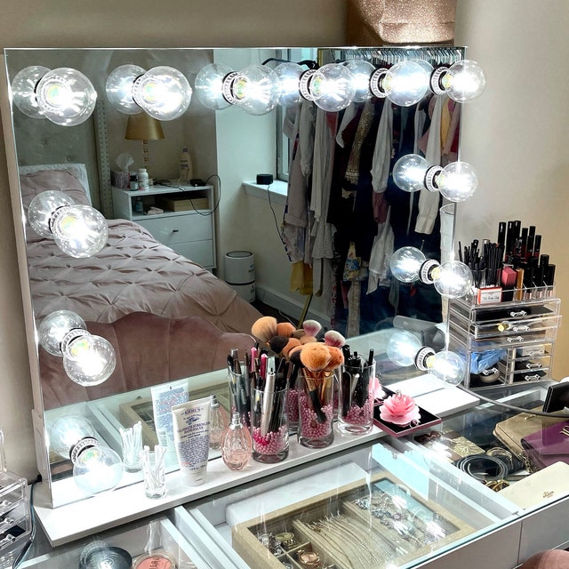 Custom Designs Vanity Lights Ideal for Table Desktop Dresser and Bathroom Dressing