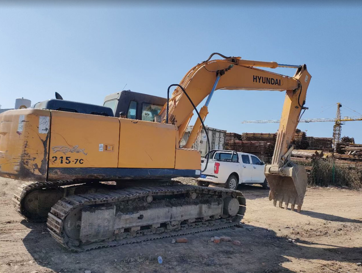 Original Used Hyundai 215 Excavators 21 Ton Backhoe Mining Secondhand Digger for Construction