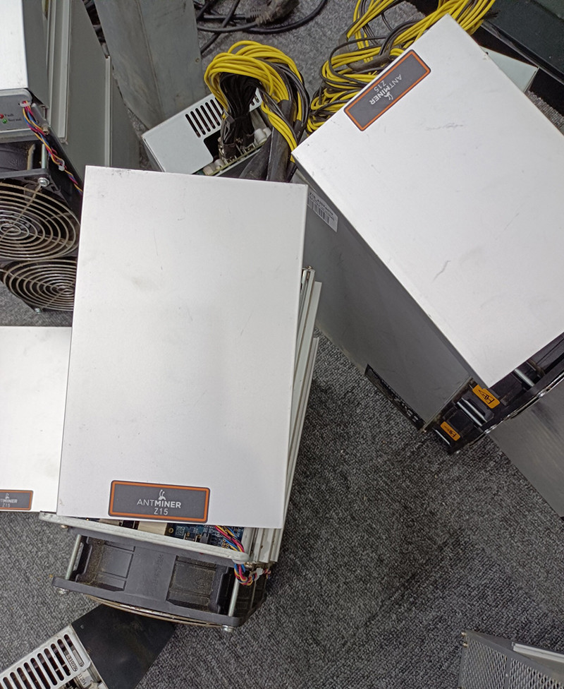 72db 1510W Zcash / ZEC Asic Miner Asic Bitmain Antminer Z15 420k