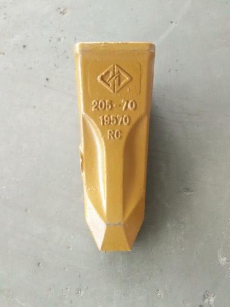 Buy cheap PC200RC Komatsu Excavator Bucket Tooth Digger Bucket Teeth 205-70-19570RC-4 from wholesalers