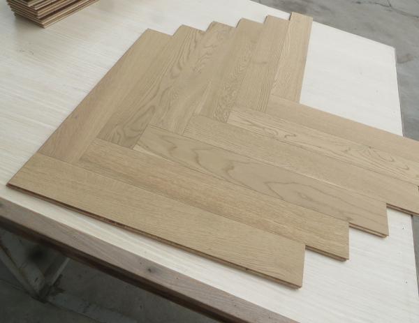 Prime Herringbone Oak Engineered Wood Flooring, Slight Brushed, Natural