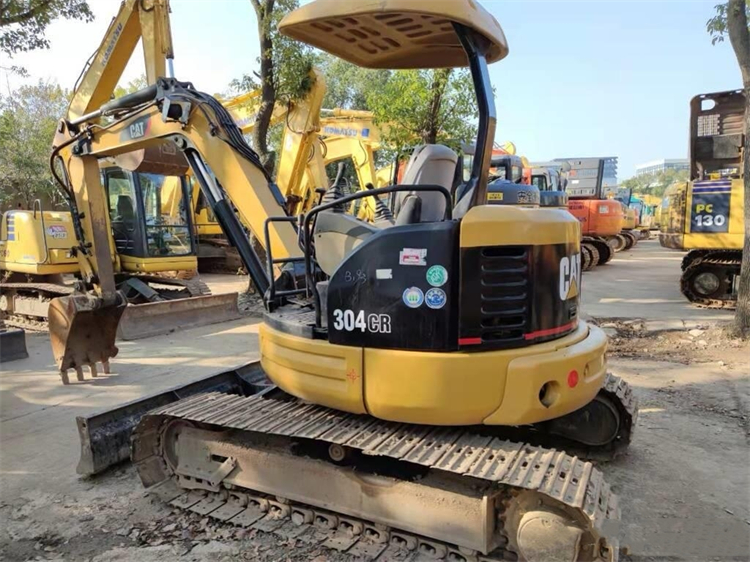 4000 KG Crawler Chain Earth-moving Machinery Used Cat 304 Excavator in Shanghai Japan Made