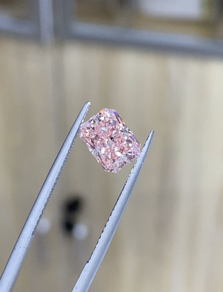 Upgrade Technology CVD Lab Created Baby Pink Diamonds VS-VVS IGI Certified