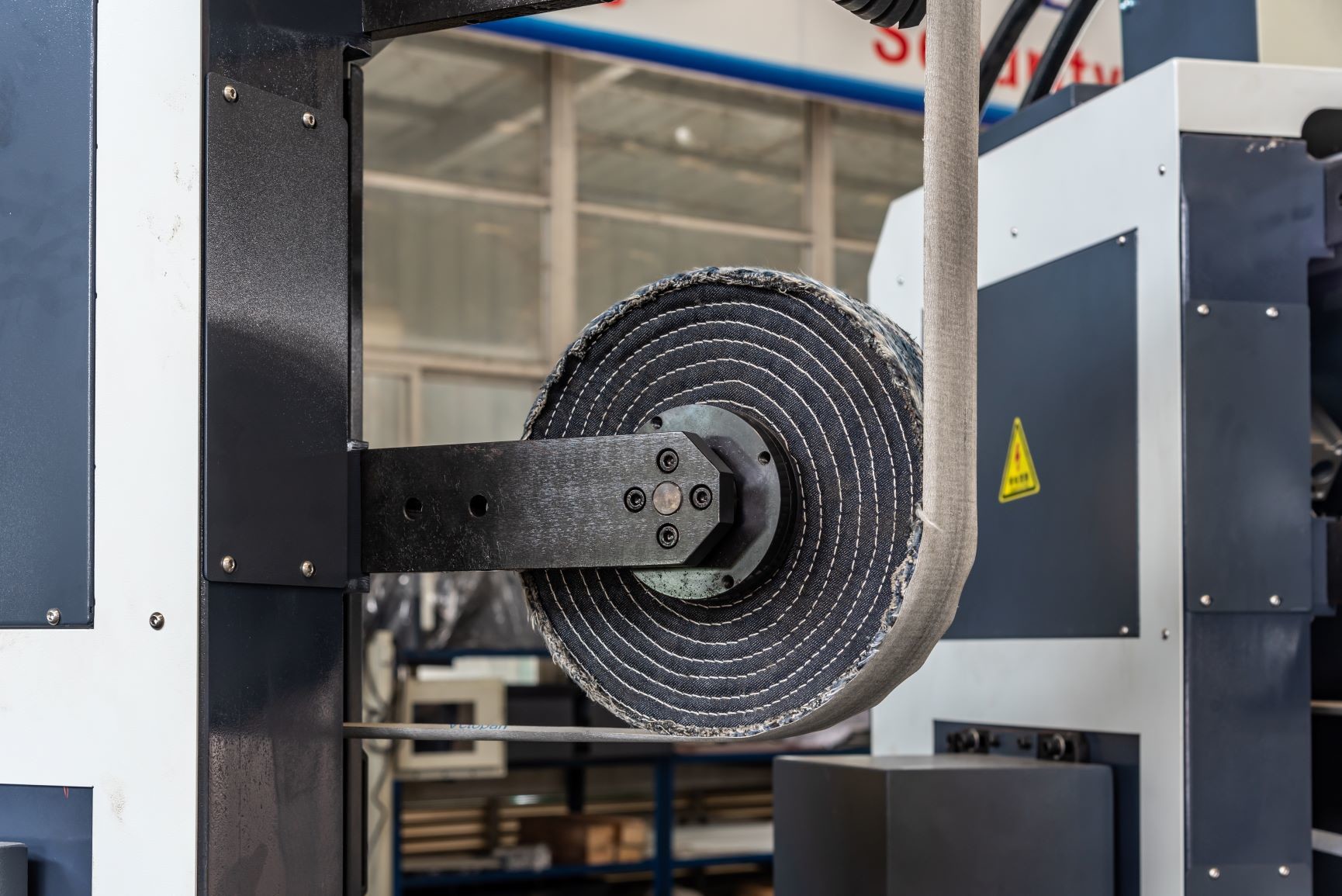 Easy Operation Robotic Buffing Machine With 1.5KW Stepper Motor
