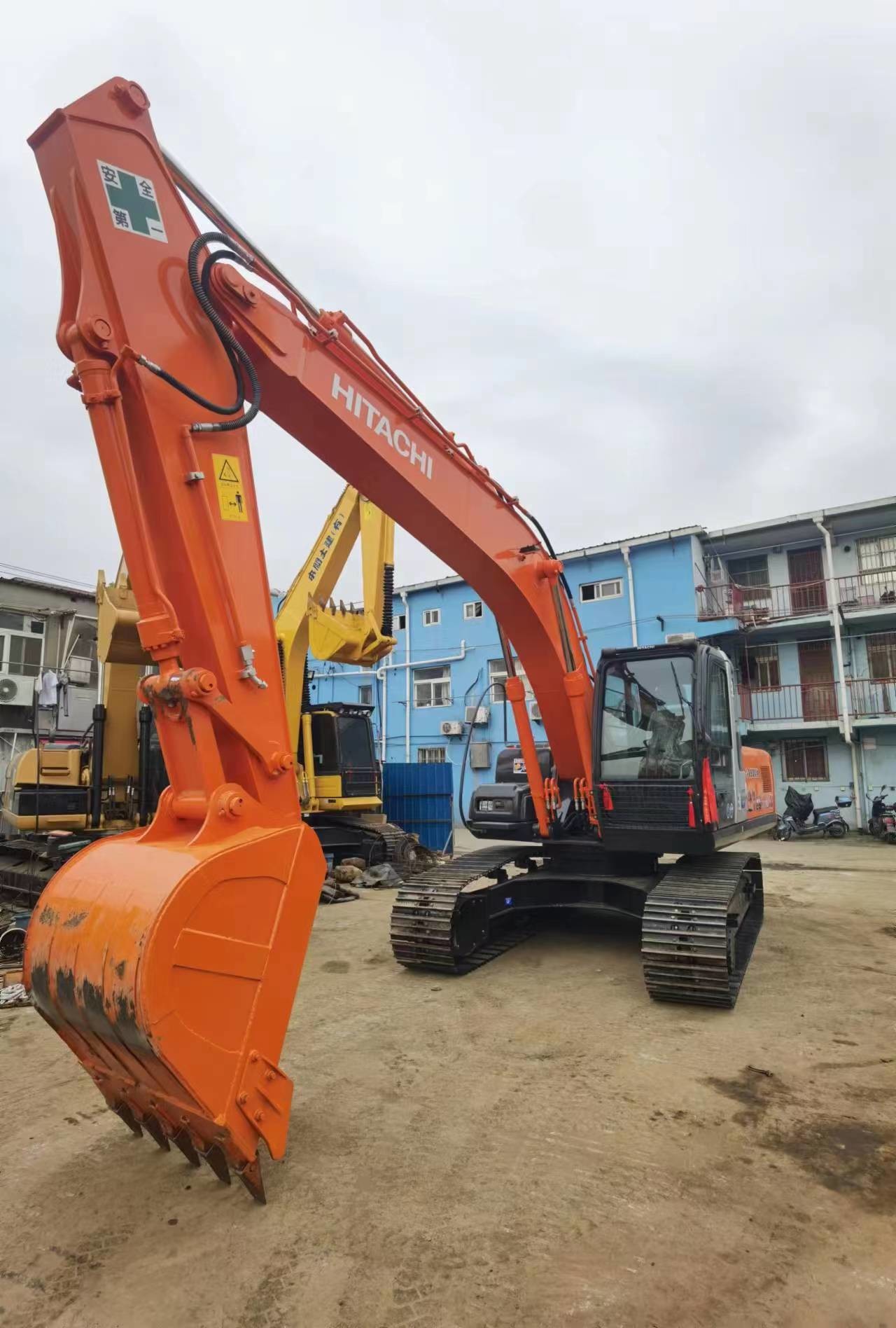 Under 1000 Hours Diesel Hitachi Original Mining Excavator ZX200