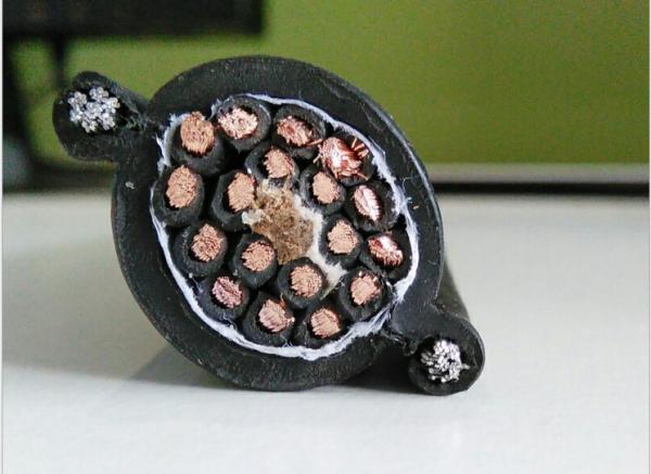 Flexible Round Traveling Control Cable for cranes or other appliances in black