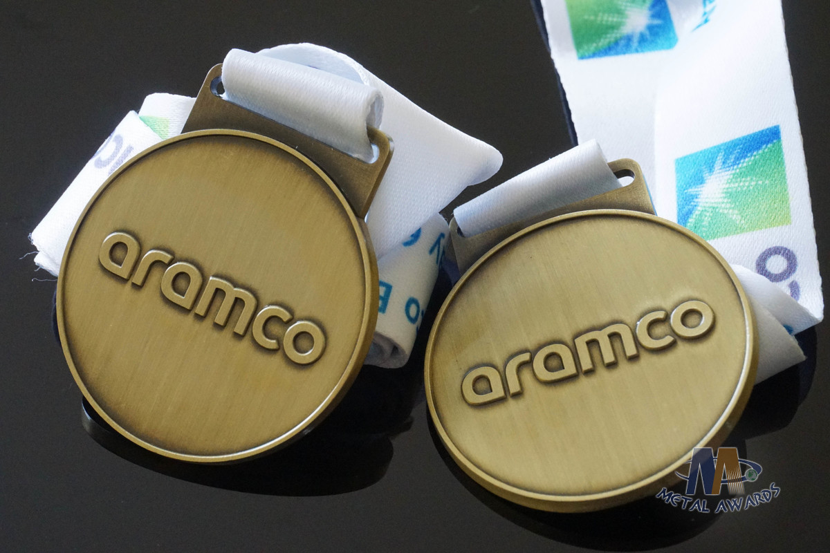 Bespke Netherlands Logo Awards And Medals Both Side Antique Gold Plating Sublimated Ribbon