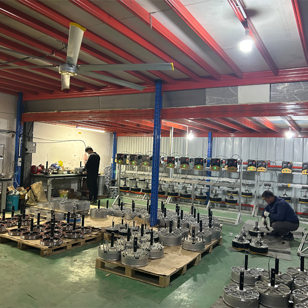 BLCD Motor Drive Type 2.4m 8FT Brushless Electric HVLS Fan for Restaurant Ventilation