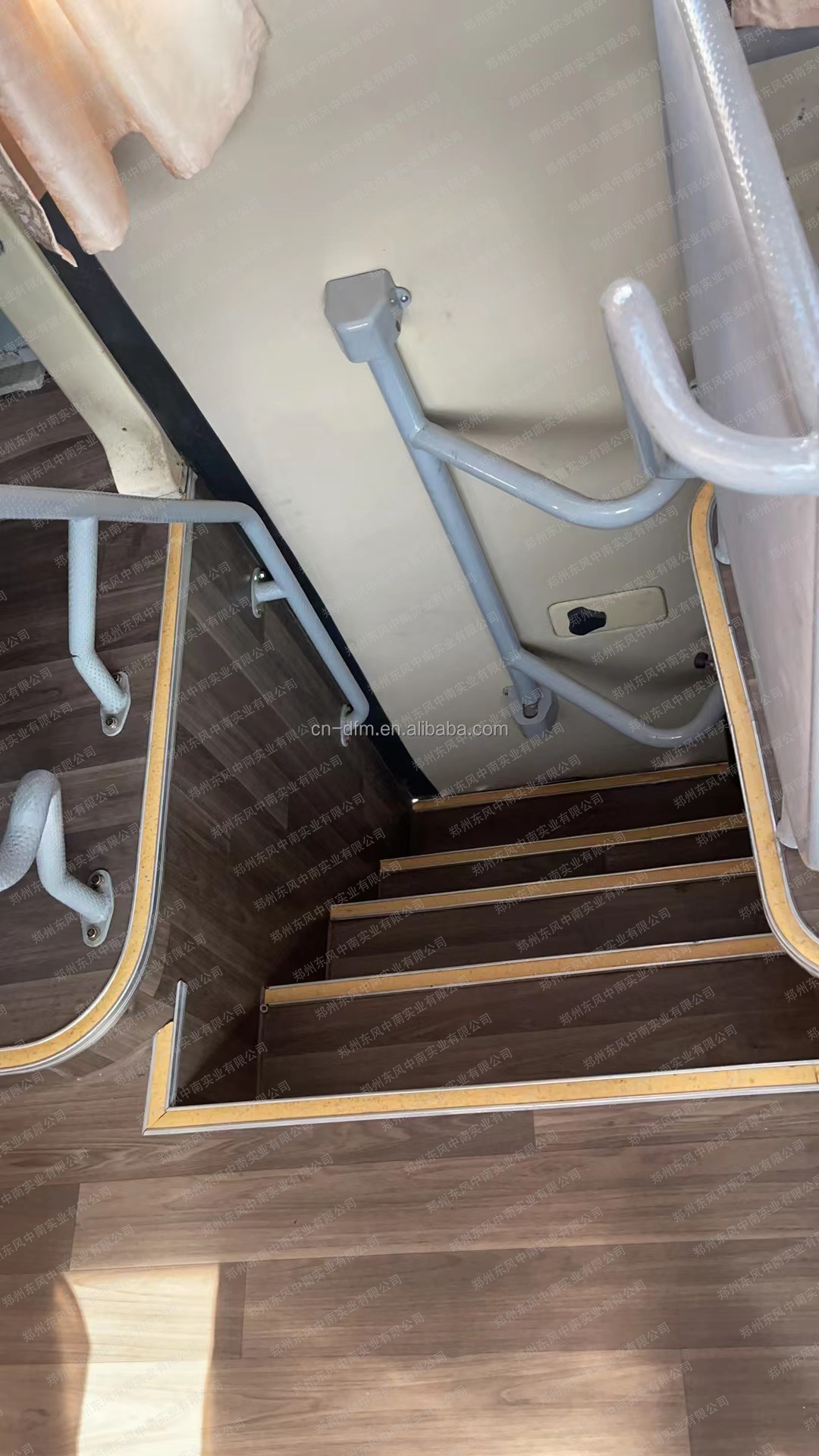 Good Condition 50 Seats Coach Buses Used Bus For Africa with Manual Transmission Type