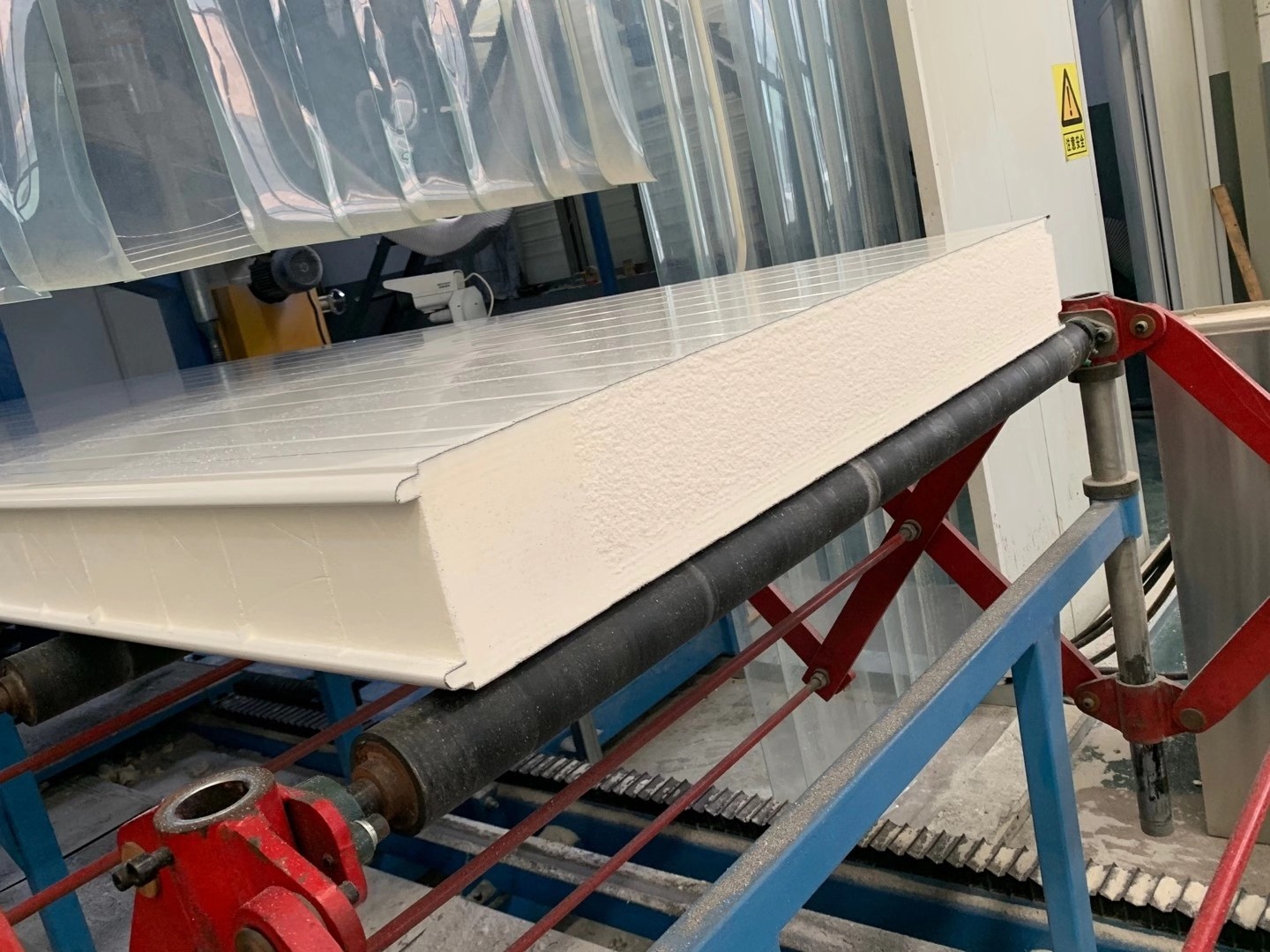Outdoor Polyurethane Insulation Panel Fireproof Insulated Sandwich Roof Panels