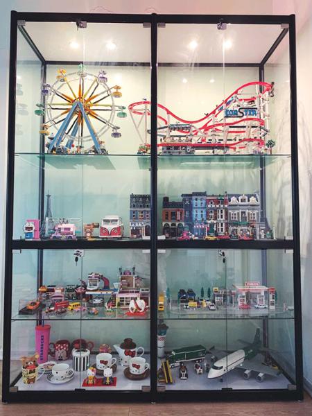 Buy cheap Medal Cup Tempered Glass Showcase Exhibiting Gift Glass Display Case from wholesalers