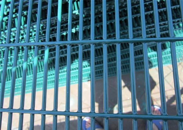 Quality Serried Horizontal Wire Fence for sale