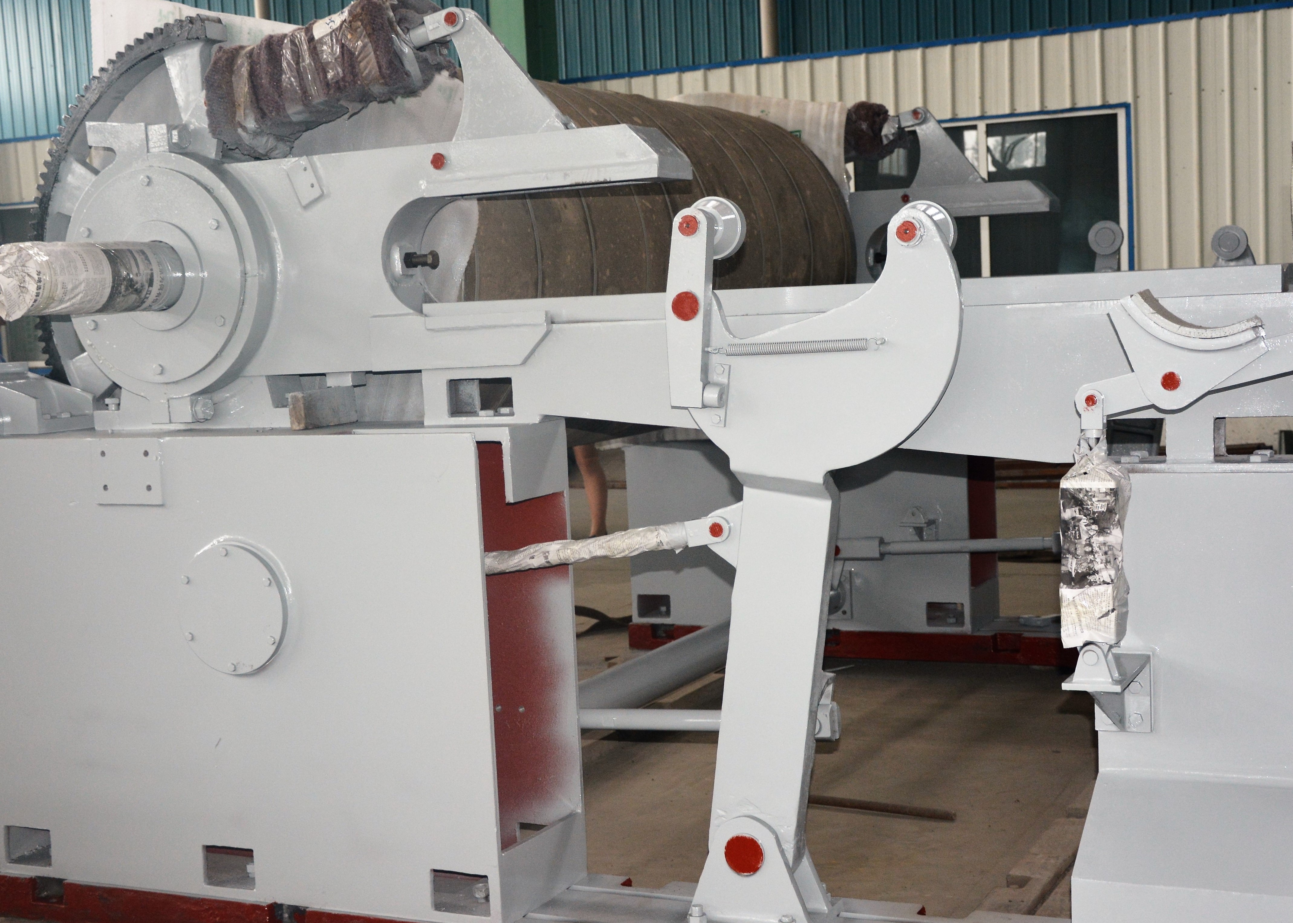 Kraft Paper Making Equipment Horizontal Pneumatic Winding / Reeling Machine