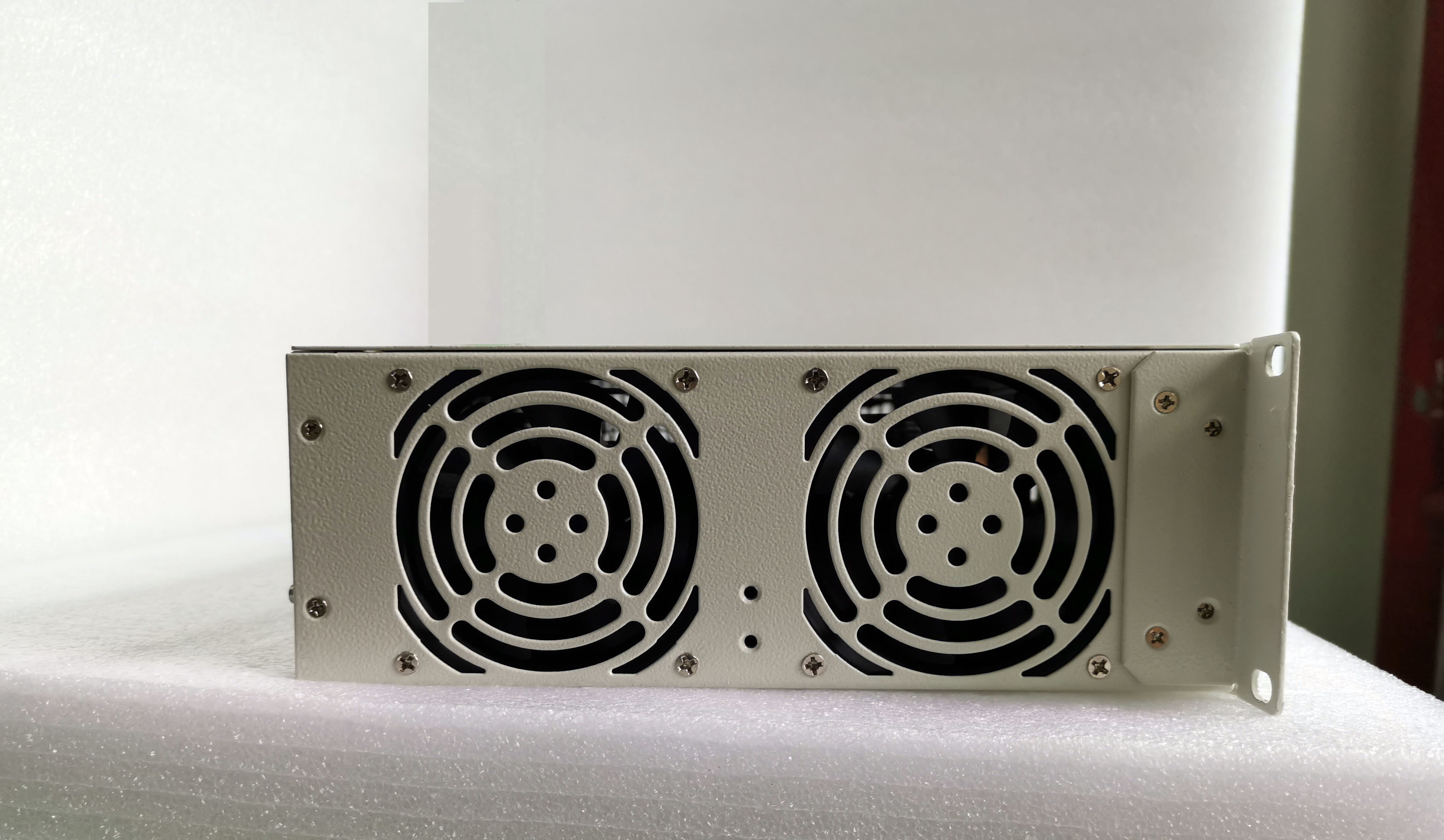 19" in RCT2000D Series Isolated DC-DC Converters Input 48vdc Output 220vdc 2200w D10-18-11