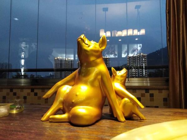 Buy cheap Gold Paint Metal Animal Sculptures , Outdoor Painted Metal Pig Sculpture from wholesalers