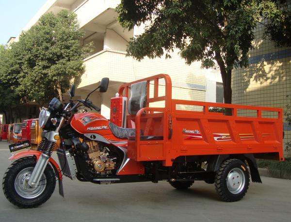Gasoline 200CC Cargo Tricycle Chinese 3 Wheeler With Double Railings / Side