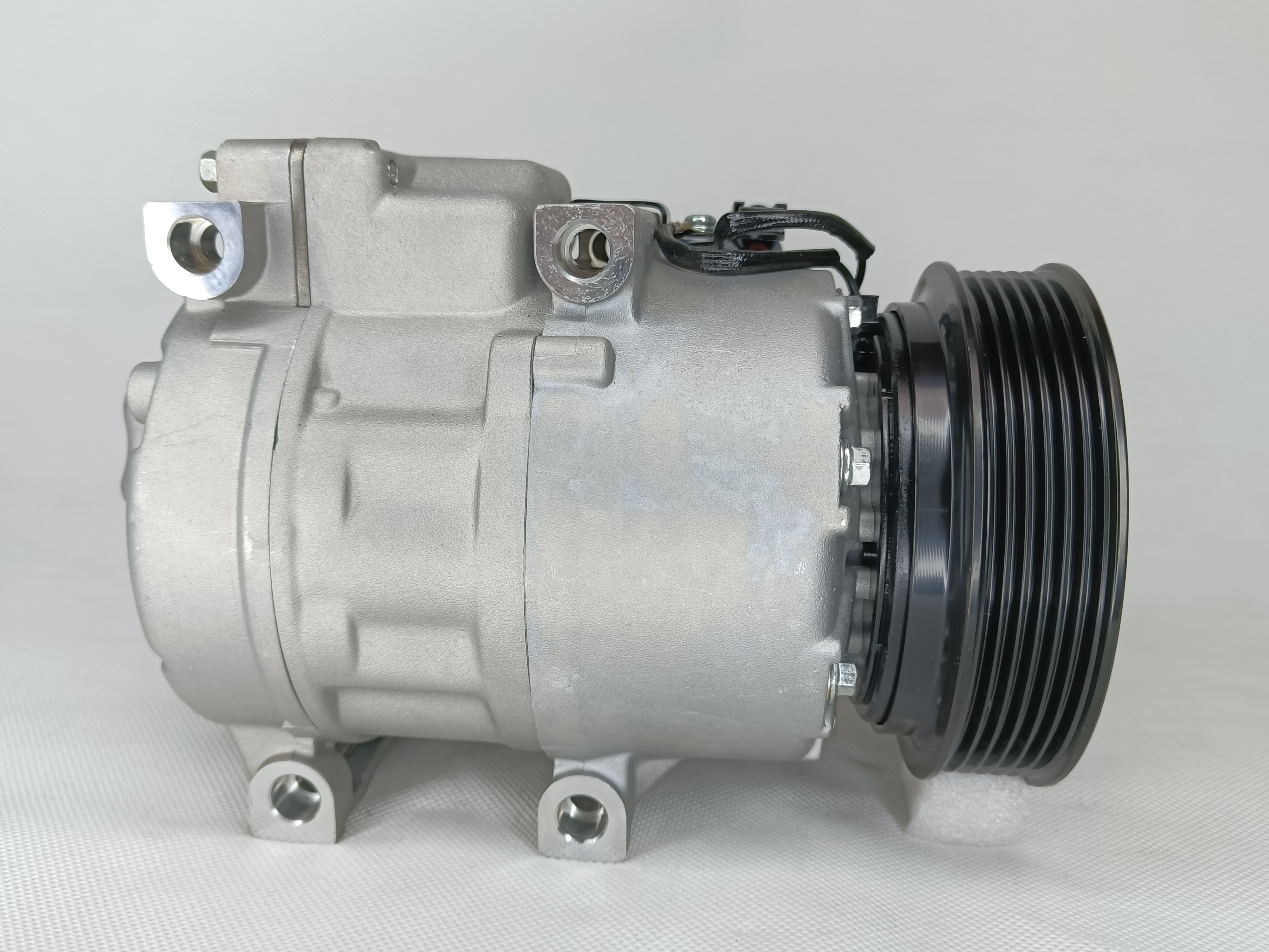 977013K700 Auto AC Compressor For Hyundai SONATA Santafe