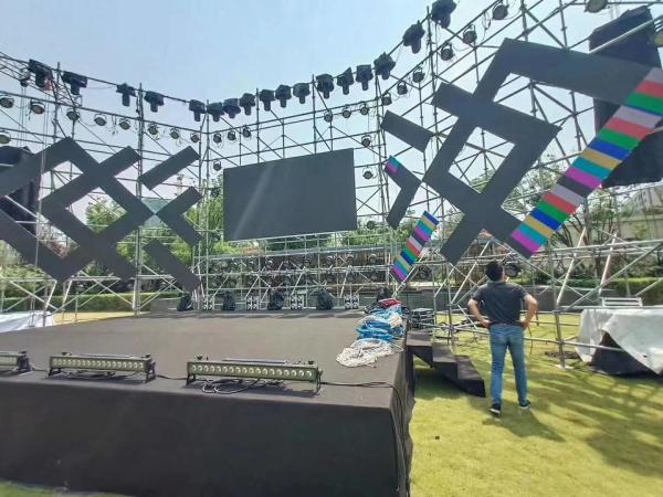 Buy cheap SMD2121 5000 Nits P3.9 Stage Background LED Display from wholesalers