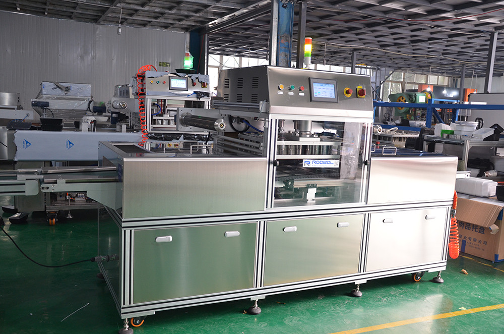 Fresh Keeping Vacuum Packing Equipment Automatic Food Skin Packing Machine