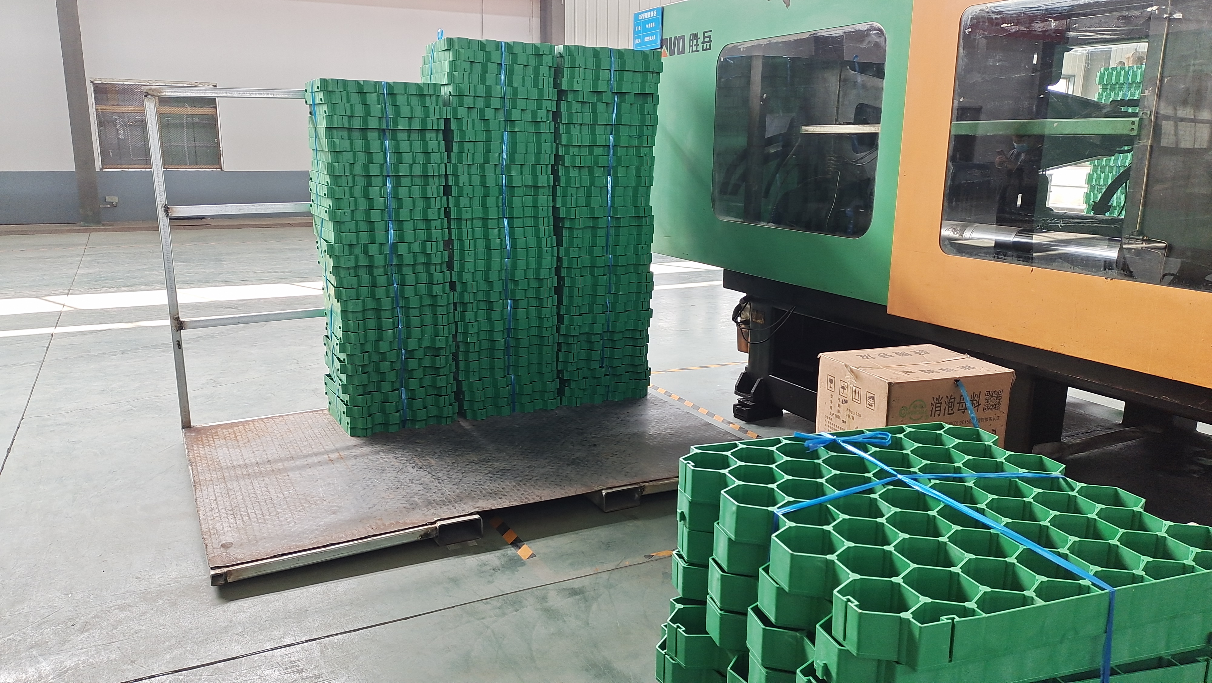 400*420mm*66mm HDPE Grass Paver Grid for Noble Living Community and Gravel Stabilizer