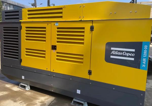 Buy cheap 30 Bar Portable Compressor X-AIR 1280-30 680L Diesel Tank Capacity from wholesalers
