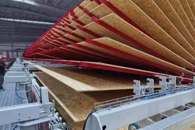 Oriented Strand Board OSB2 Three Layer With Radiata Pine 2745mm Length For Load Bearing Panel