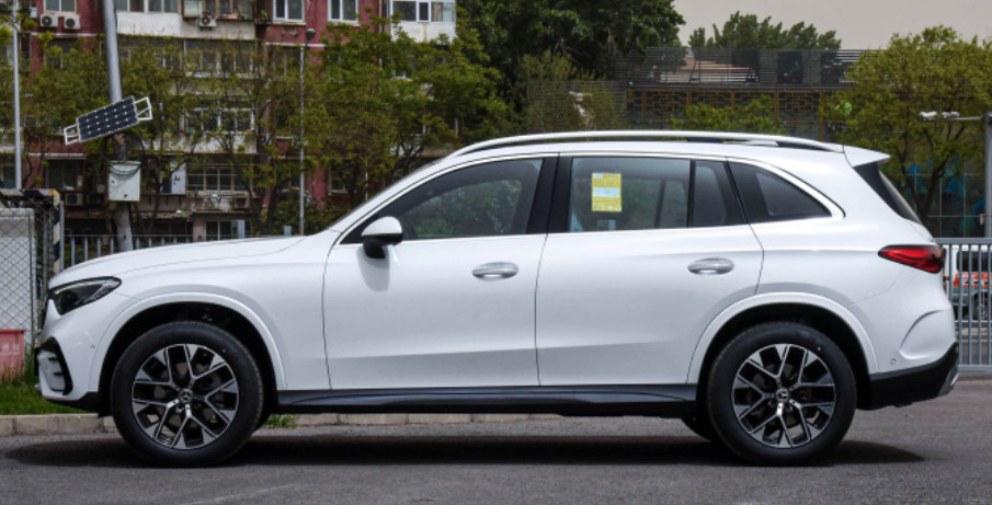 Mercedes-Benz GLC Restyled 2 GLC 260L 4MATIC Luxury Version 5 Door 5 Seats SUV