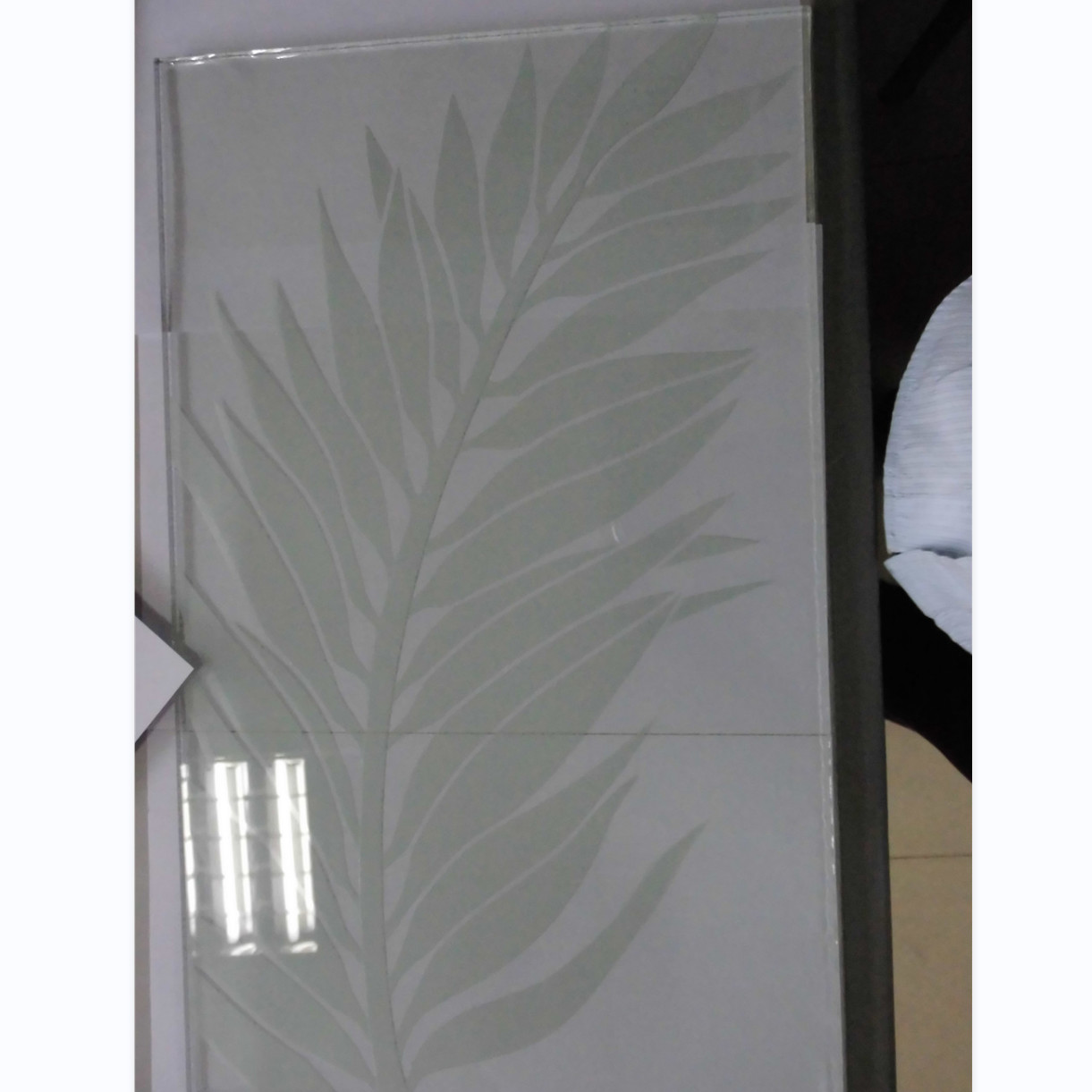 Customized Pattern Tempered Door Glass Toughened Low Iron