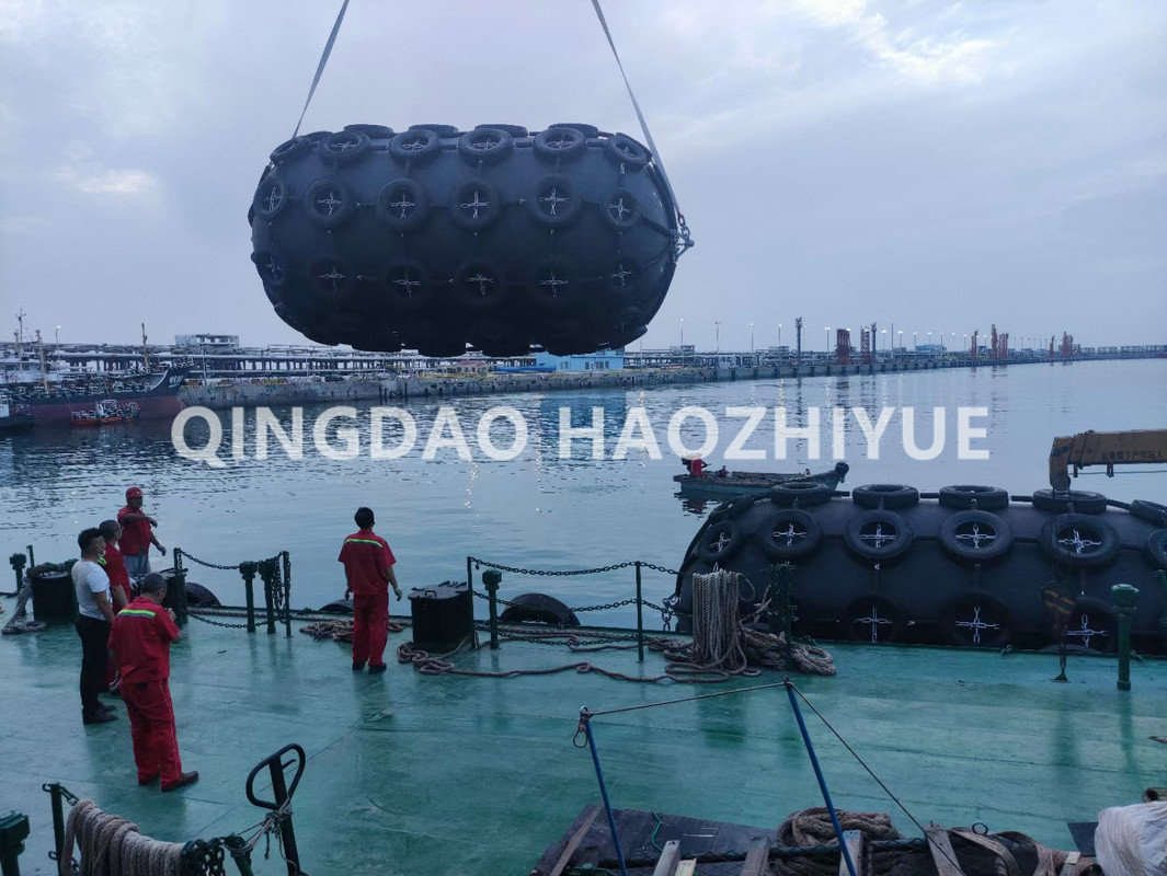 Pneumatic Marine Rubber Fenders Yokohama Black Boat Buoy Bumpers
