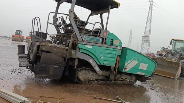 VOGELE SUPER 1800-2 1800-3 9m paver road machinery Uzbekstan Bahrian Japan