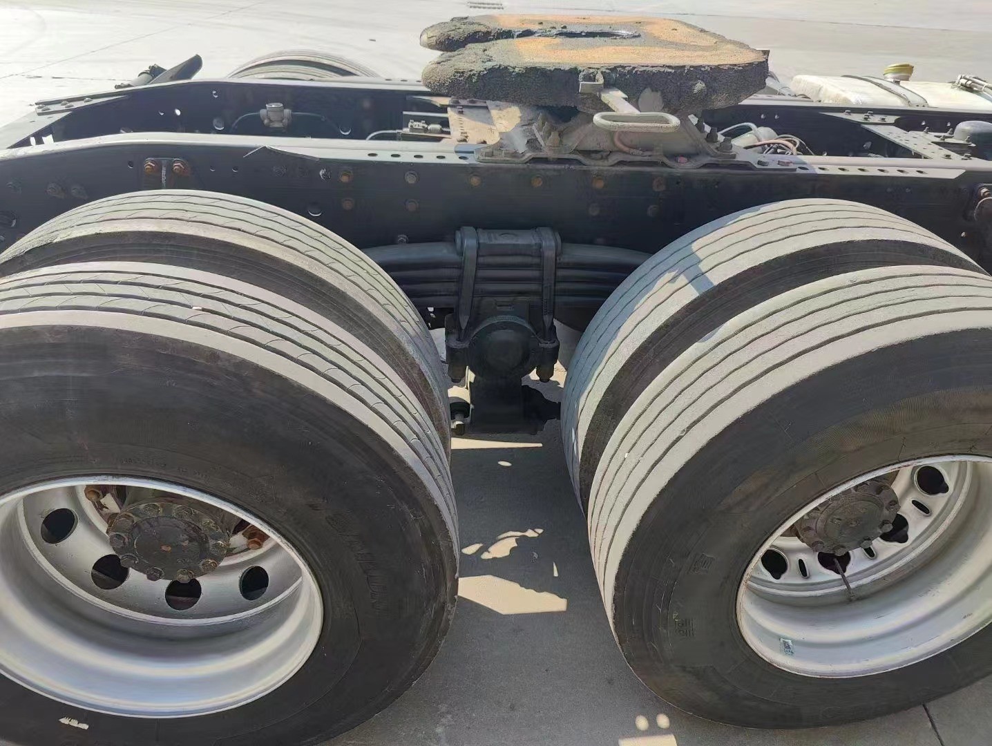 Euro5 Auman Foton EST Tractor Head 6x4 460HP Heavy Truck