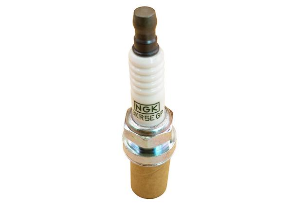 Platinum Alloy Spark Plugs BKR5EGP 7090 For Mitsubishi Nissan Volkswagen Jetta