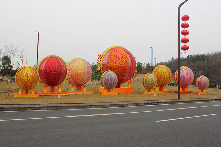 Eco Friendly Red Lantern Silk Material Hand Made Chinese Festival Lantern