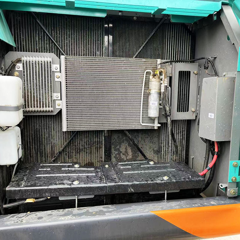 Used Hitachi ZX200-3 Excavator 0.9m³ Bucket Capacity 122kw Rated Power Short Working