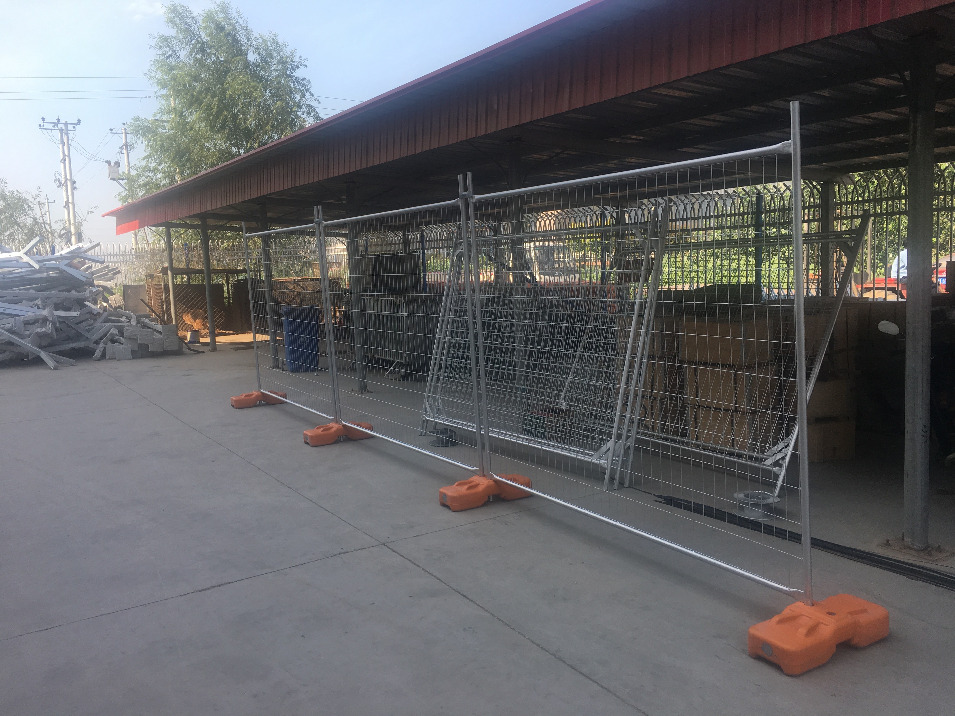 temporary construction fence panels 2100mm x 2400mm Meet AUS and NZS 4687-2007 HDG to be 42 microns zinc
