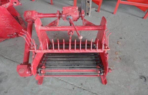 Buy cheap Harvesting Peanut Crops Equipment For Small Farms , Low Breakage Running Fast from wholesalers