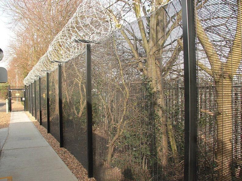 Visually Attractive Anti Climb Temporary Fencing Hot Dip Galvanized For Military Sites
