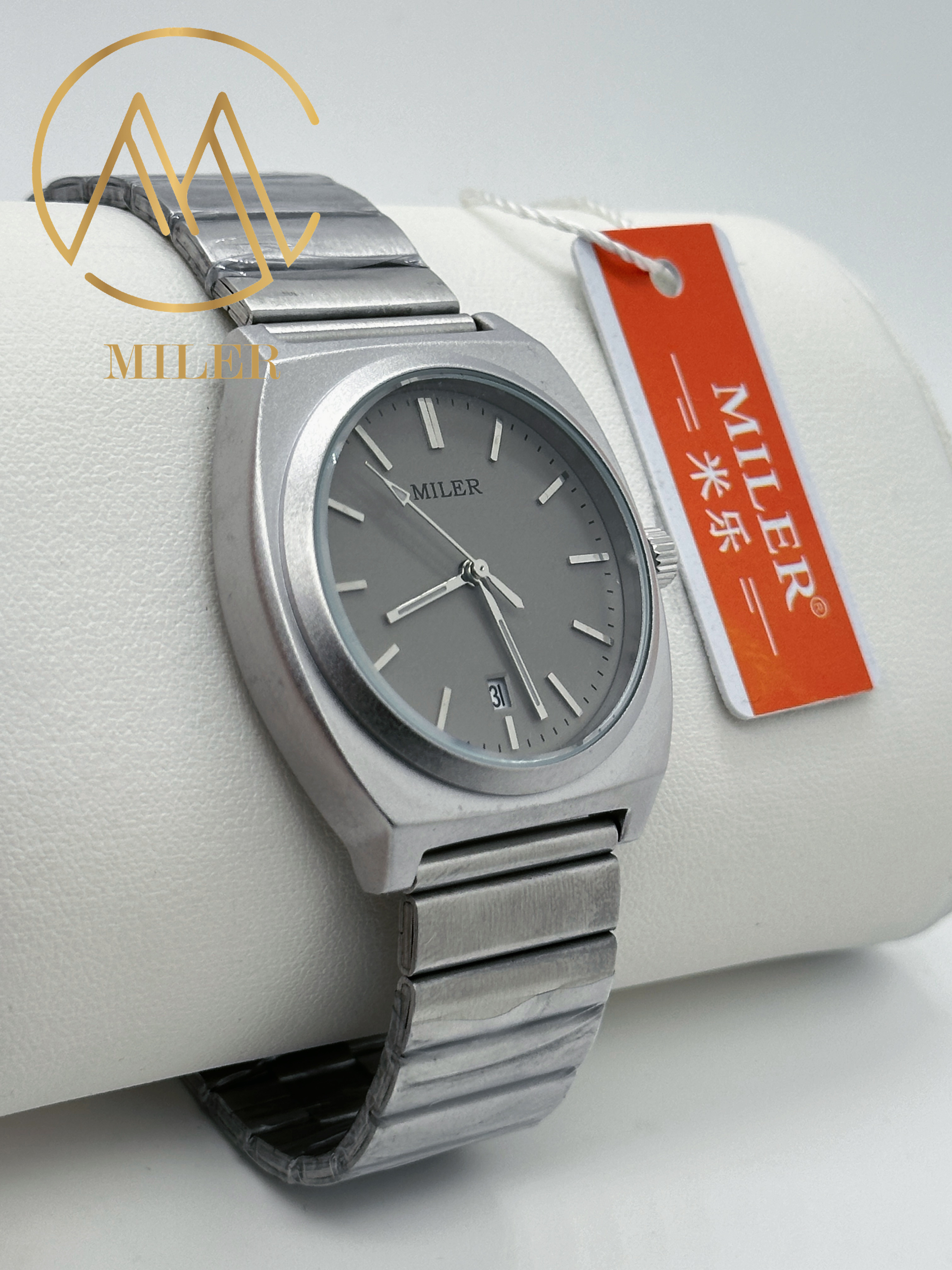 Stylish And Customizable Quartz Wrist Watch For Men With Water Resistance