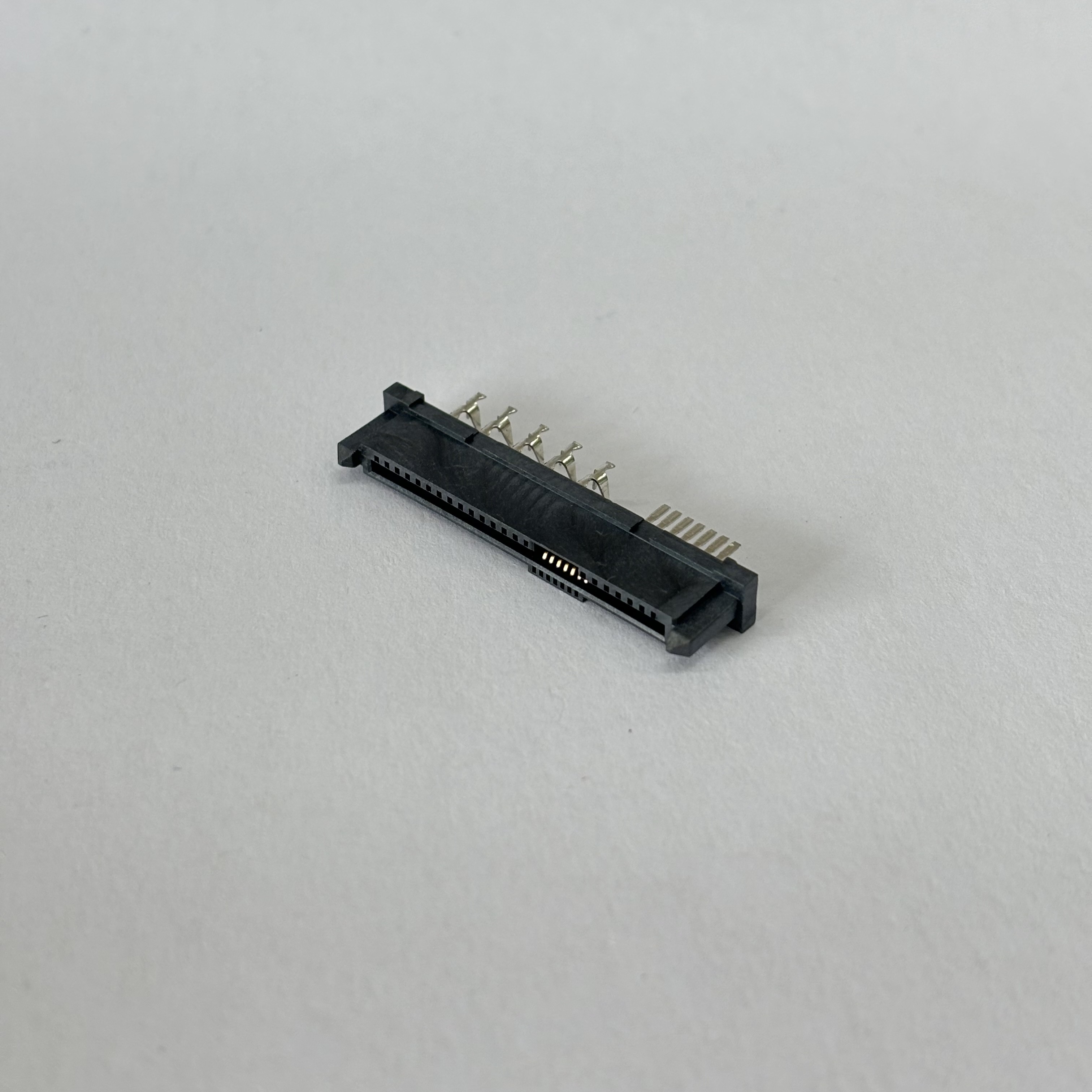 High-speed Data Transmission with Serial Attached SCSI Connector