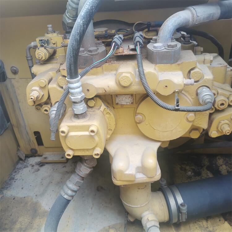 110 KW Japan Made Cat 323DL Excavator with 1.2 m3 Bucket Capacity and Original Color