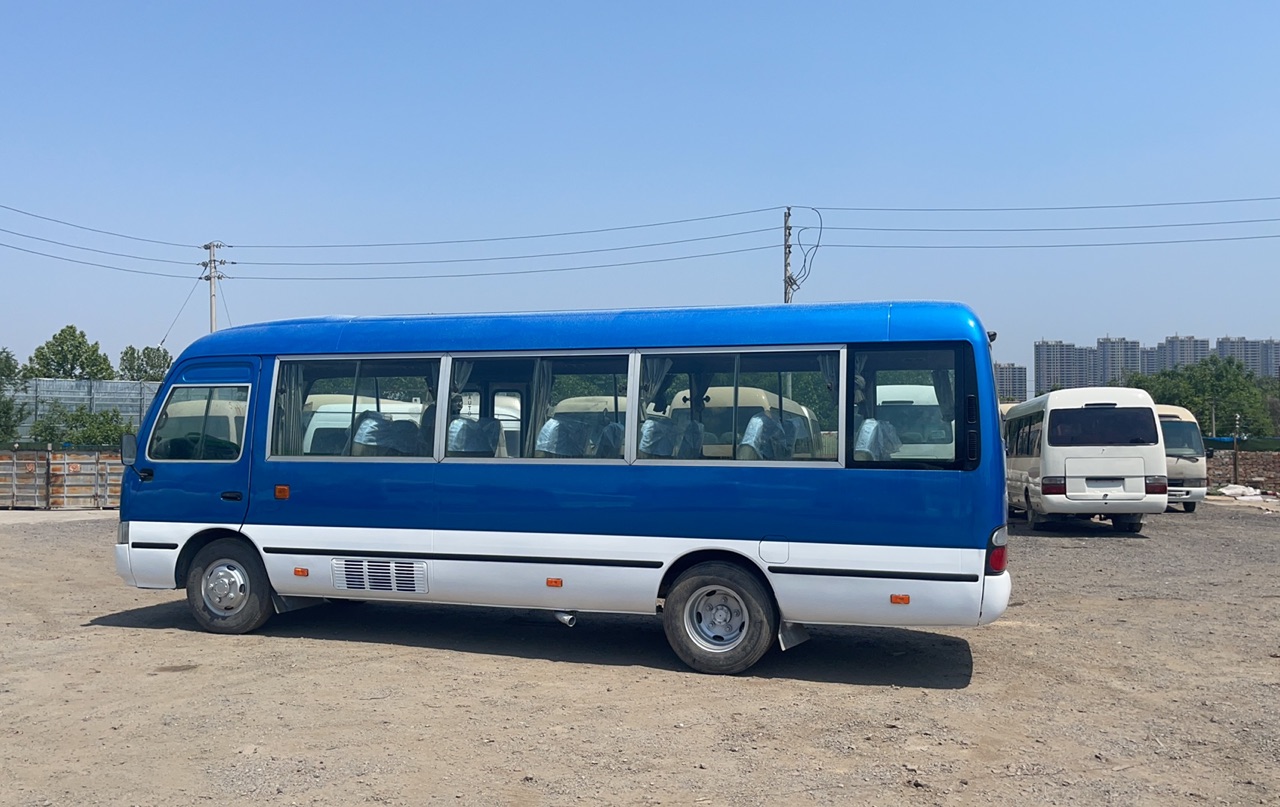Used Toyota Coaster 30 Seater Bus Manual Transmission Good Condition 4L Engine Capacity