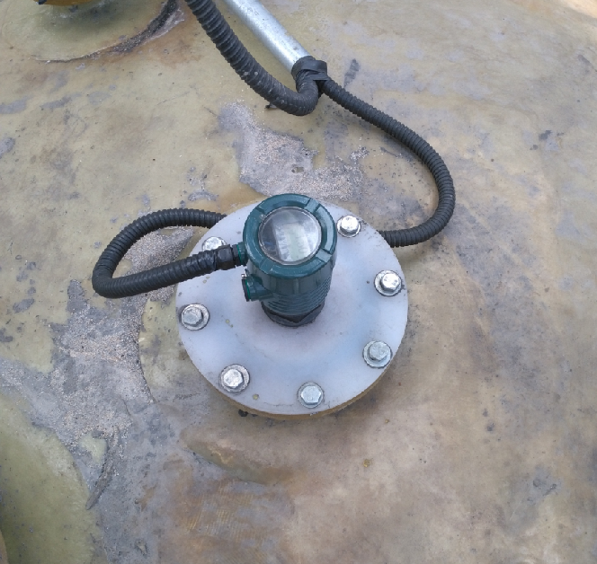 IP 67 Ultrasonic Liquid Level Transmitter , 4 20mA Oil Tank Level Sensor