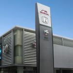 Illuminated Logo Pylon Advertising Signs 8000mm Outdoor Wayfinding Signage