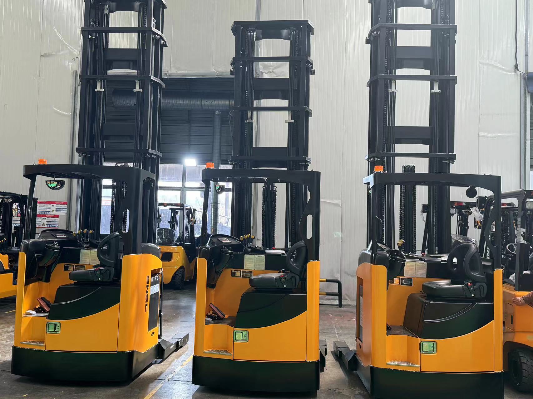 Smooth Material Handling SNSC 1500kg 2000kg Electric Reach Forklift Double Scissor