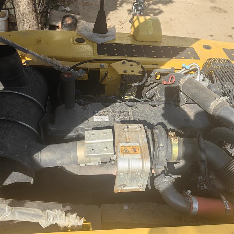 Good Health and Original Hydraulic Valve Japan Used Komatsu PC200-8 Crawler Excavator