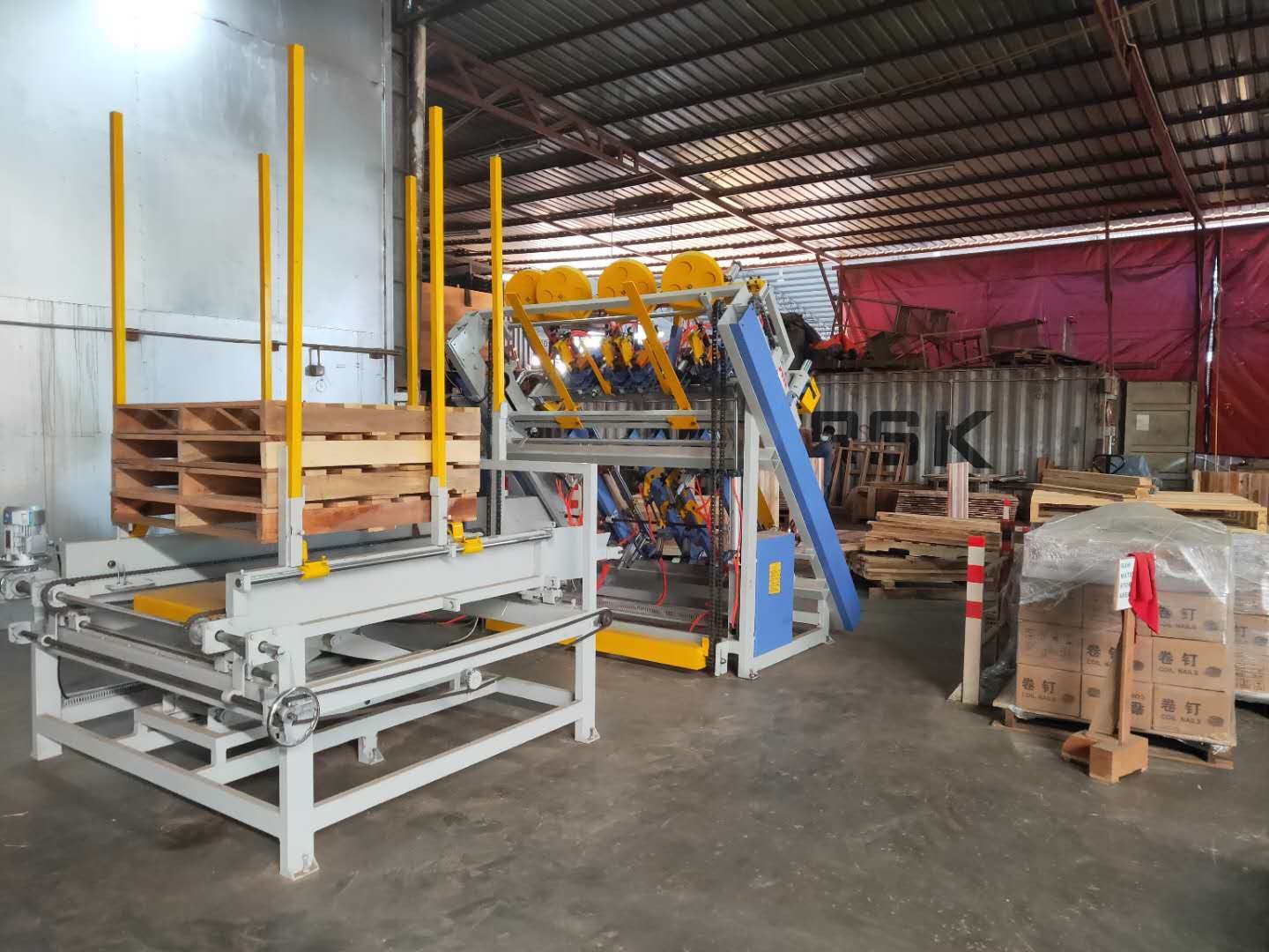 Woodworking Machinery Semi Automatic Wooden Pallet Making Machine / Pallet Nailer