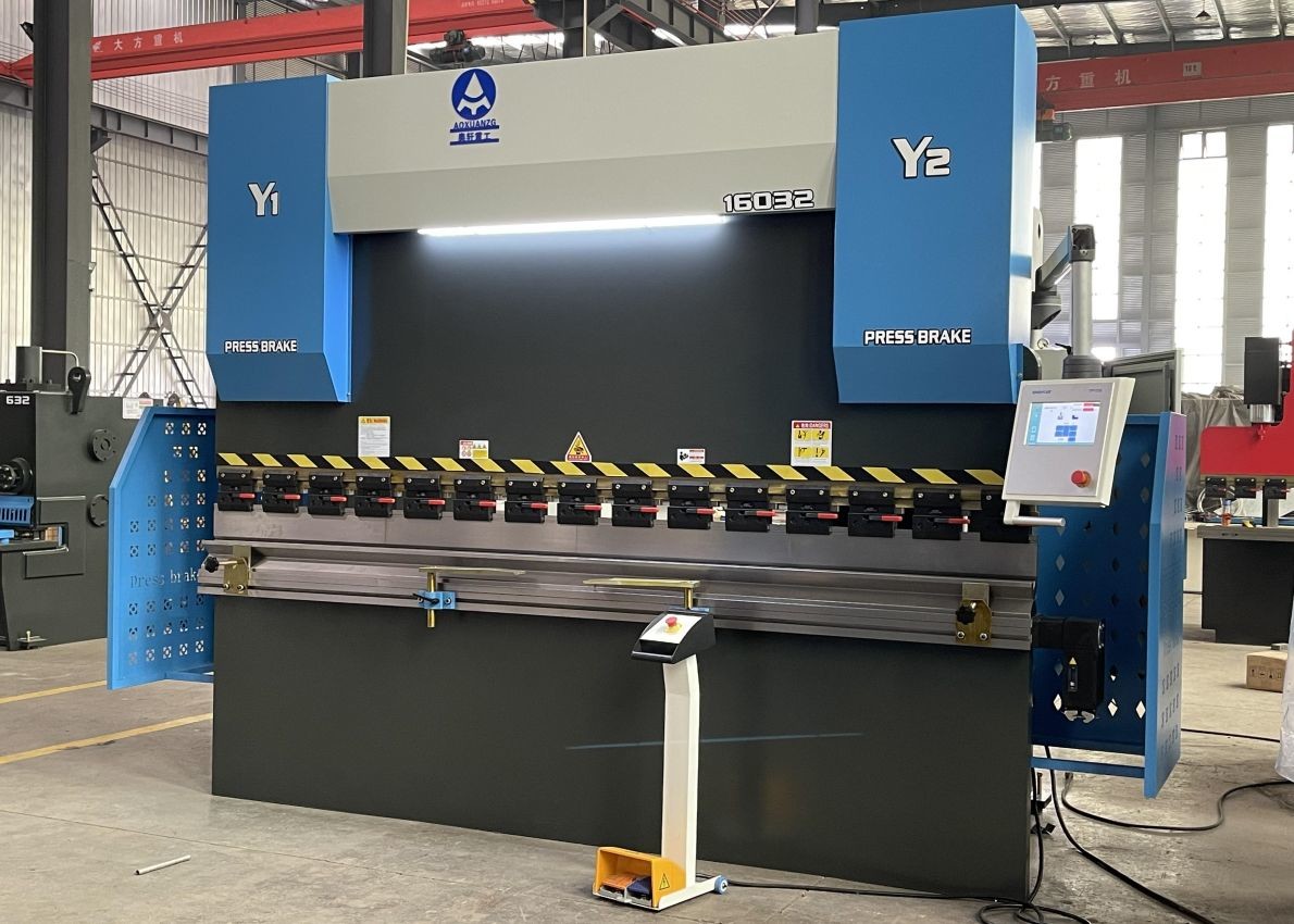 Wc67y 160T Stainless Steel CNC Hydraulic Press Brake 2 Axis 3200MM