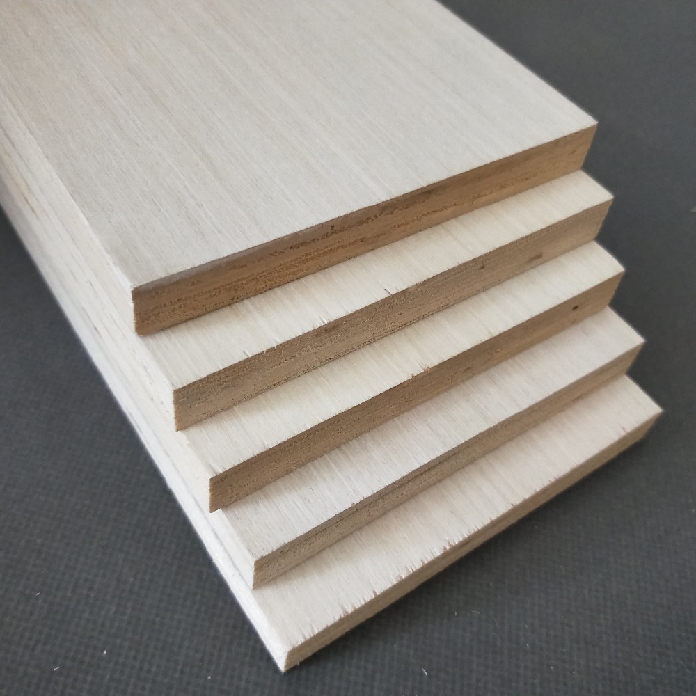 280-300kgs/Cbm Density Poplar Timber Wood For Woodworking Projects